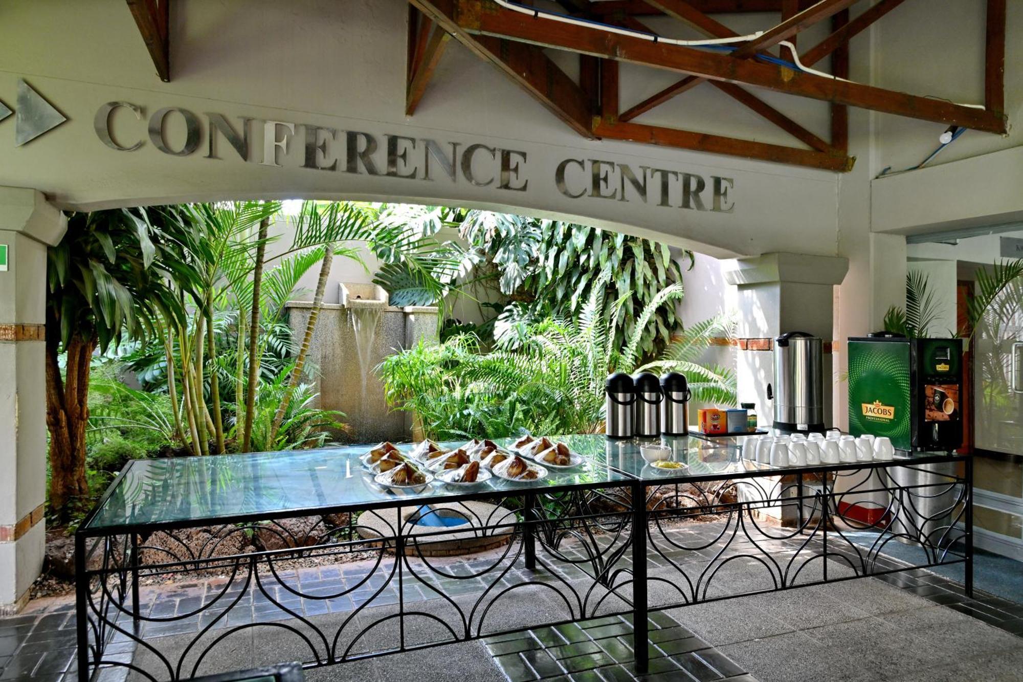 Holiday Inn - Bulawayo By Ihg Exterior foto