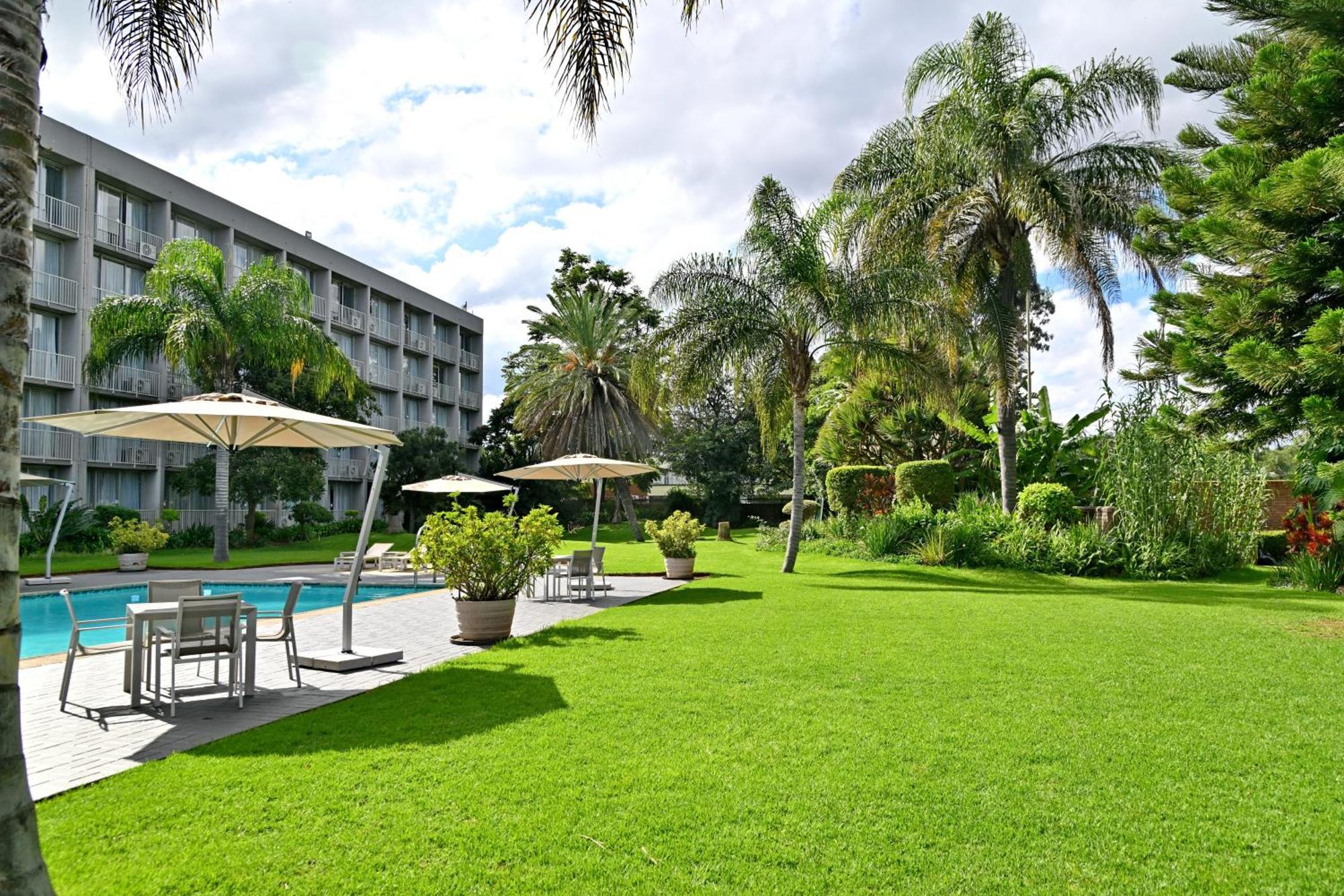 Holiday Inn - Bulawayo By Ihg Exterior foto