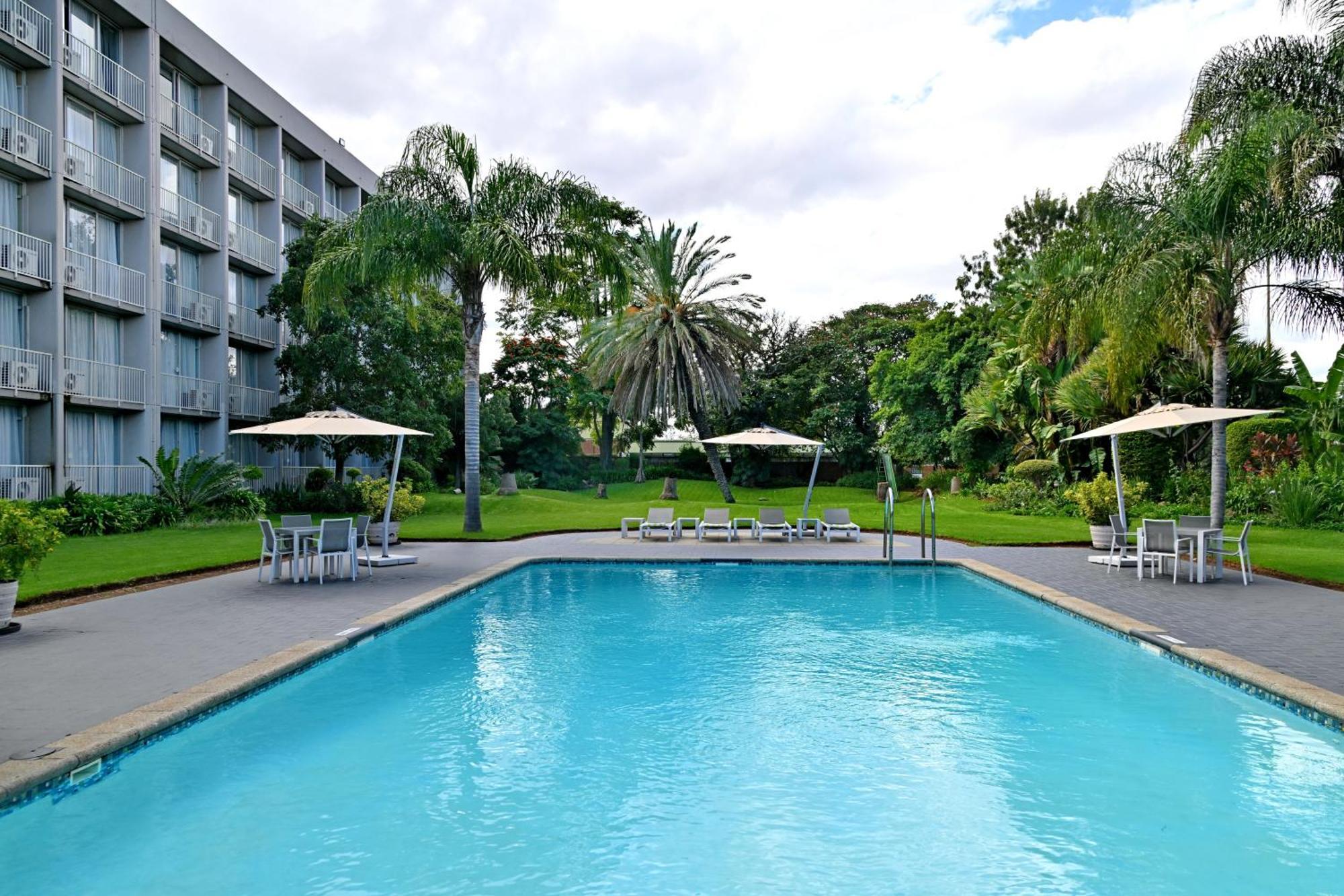 Holiday Inn - Bulawayo By Ihg Exterior foto