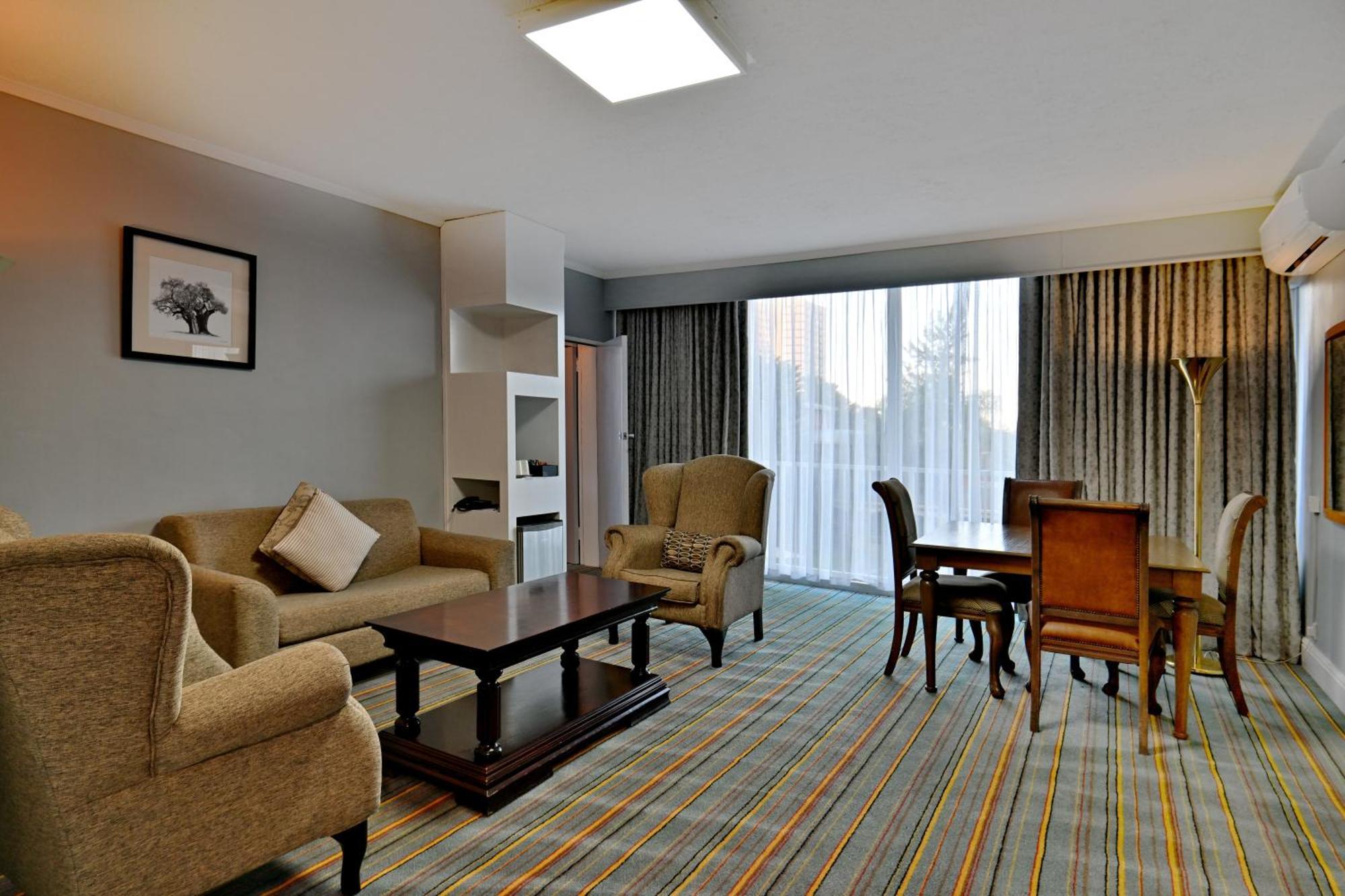 Holiday Inn - Bulawayo By Ihg Exterior foto