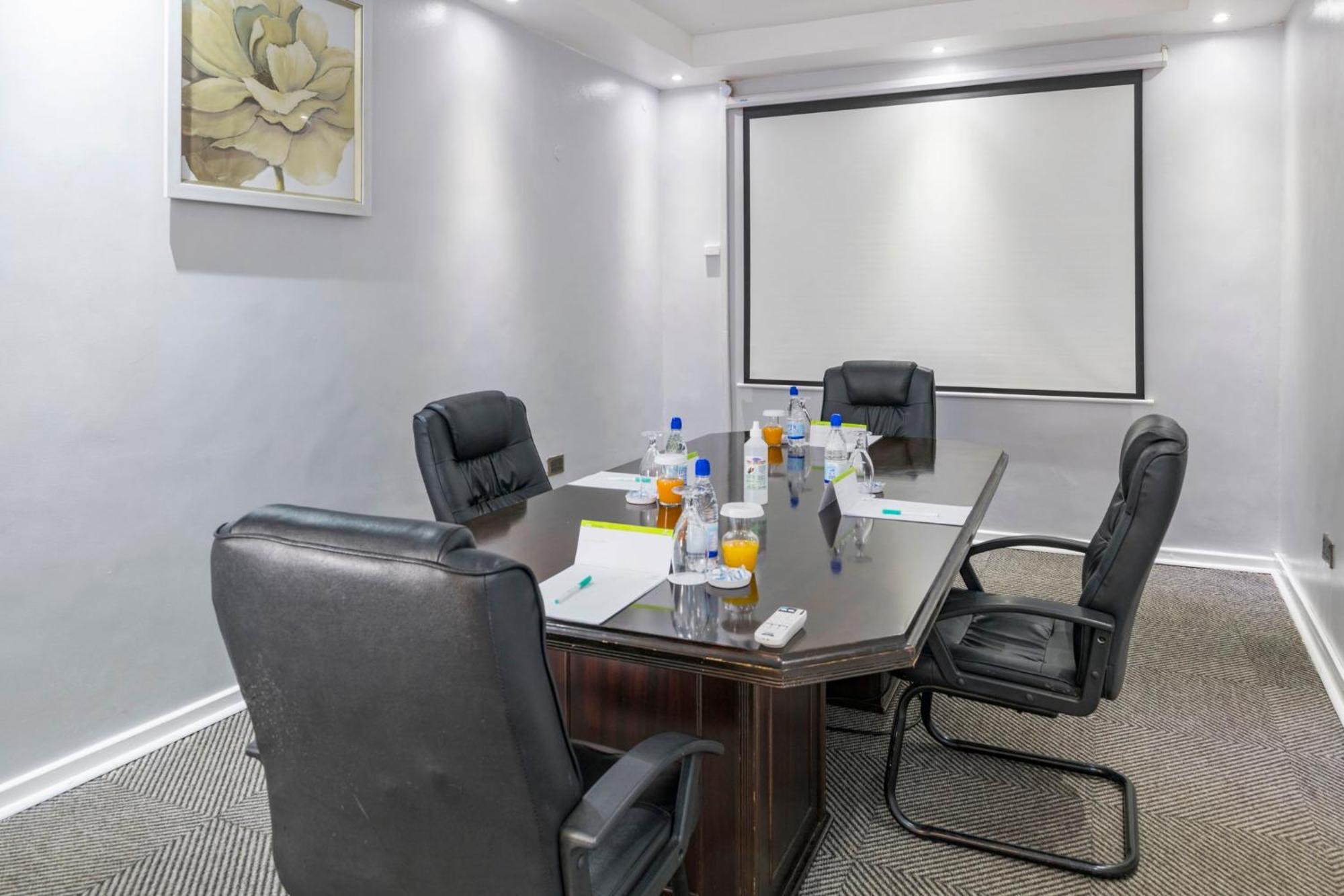 Holiday Inn - Bulawayo By Ihg Exterior foto